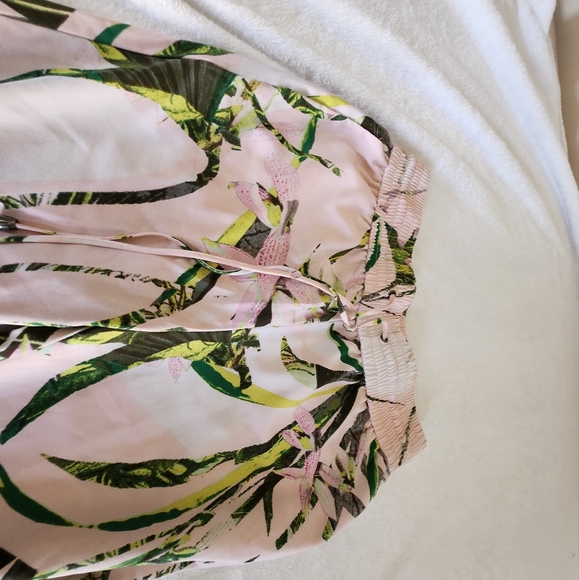 Floral joggers New York and Company S - Picture 2 of 3